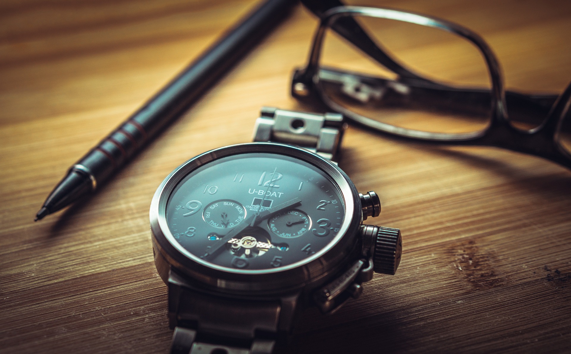 Best Survival Watch Buying Guide - Things you need to look out for
